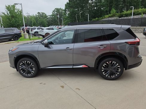 New 2026 Nissan Rogue Platinum w/ Platinum Premium Package AWD/4WD image 2