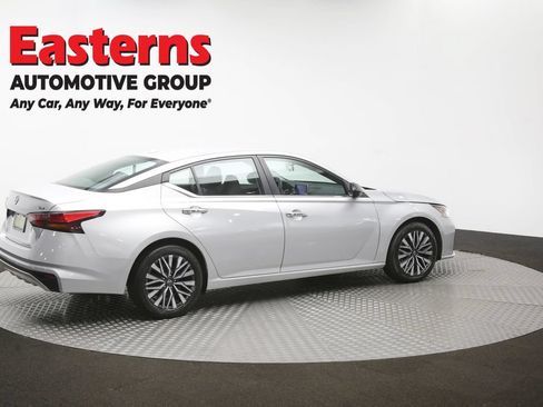 Used 2024 Nissan Altima 2.5 SV FWD image 41