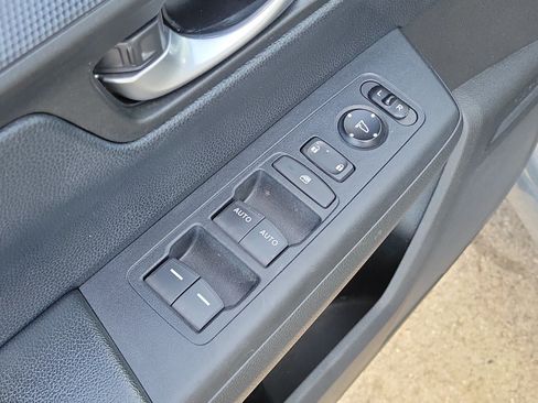 Used 2025 Honda CR-V EX image 14
