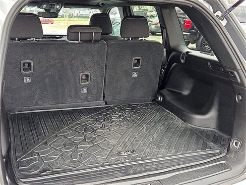 Used 2024 Jeep Grand Cherokee Laredo X image 11