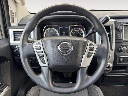 Used 2019 Nissan Titan SV AWD/4WD image 23
