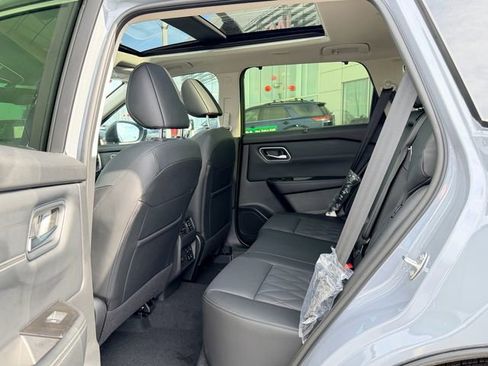 New 2026 Nissan Rogue Platinum w/ Platinum Premium Package AWD/4WD image 12