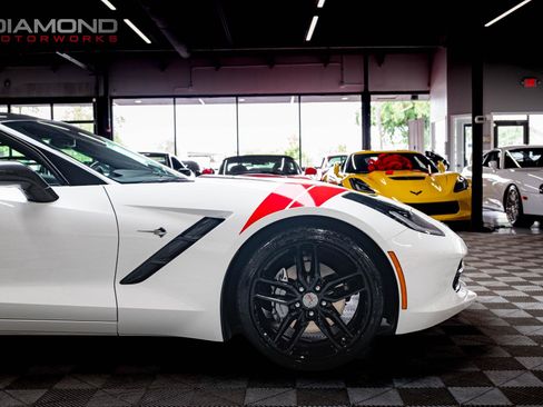 Used 2019 Chevrolet Corvette Stingray Coupe w/ 1LT RWD image 25
