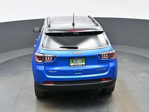 Used 2025 Jeep Compass Limited image 34