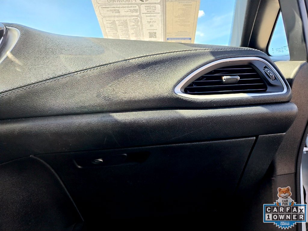 Used 2024 Chrysler Pacifica Limited FWD image 69