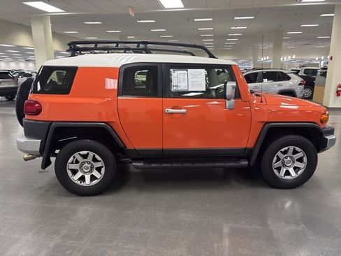 Used 2014 Toyota FJ Cruiser 4WD image 8