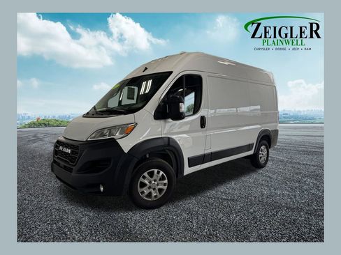 Used 2023 RAM ProMaster 2500 w/ Driver Convenience Group FWD image 1