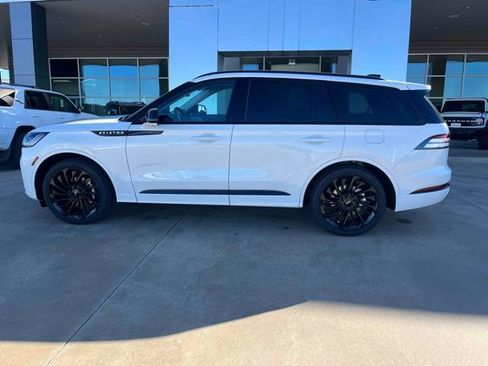 Used 2025 Lincoln Aviator Reserve w/ Equipment Group 201A AWD/4WD image 8