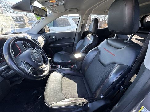 Used 2019 Jeep Compass Trailhawk image 16