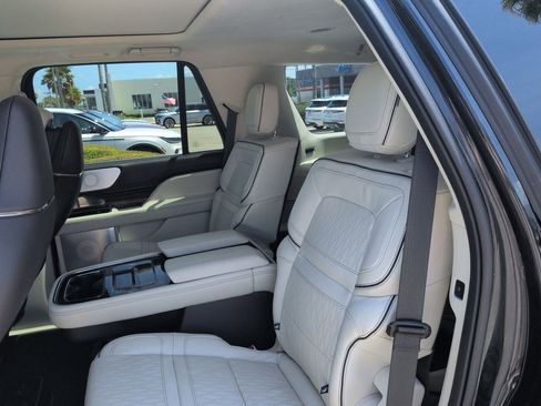 Certified 2023 Lincoln Navigator Black Label AWD/4WD image 15
