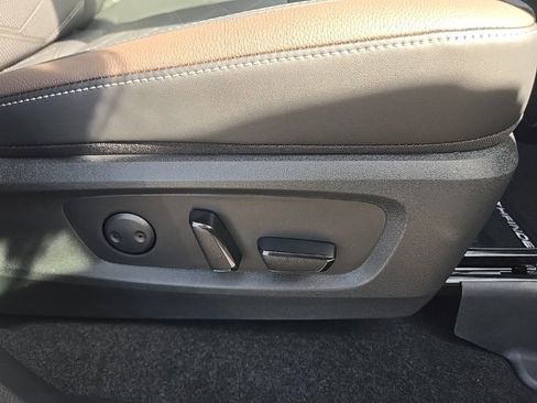 New 2025 Nissan Pathfinder Platinum w/ Lighting Package (N92) image 30