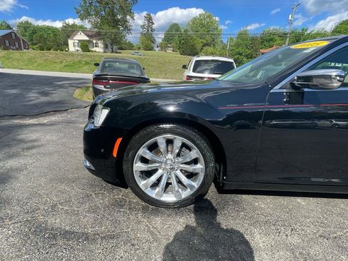 Used 2015 Chrysler 300 C w/ Harman/Kardon Audio Group RWD image 2