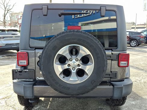 Used 2017 Jeep Wrangler Unlimited Sahara w/ Dual Top Group image 4