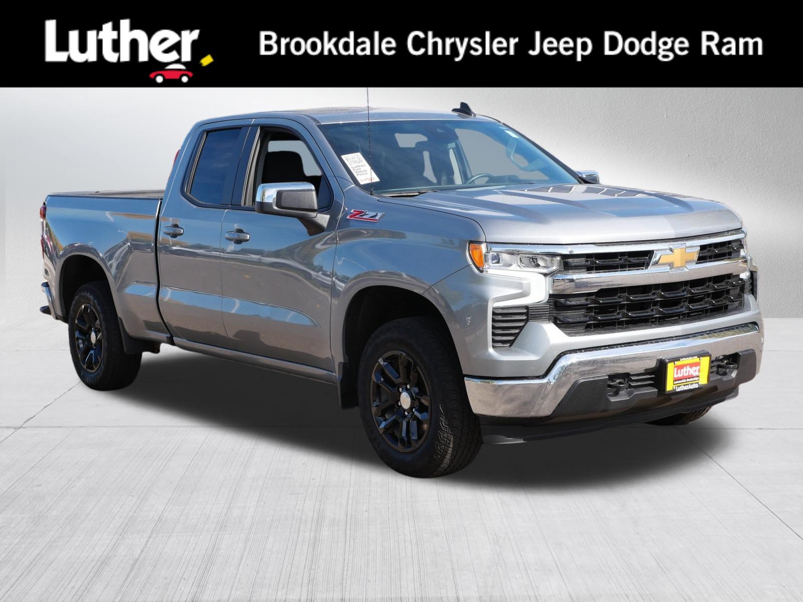 Used 2025 Chevrolet Silverado 1500 LT AWD/4WD image 1