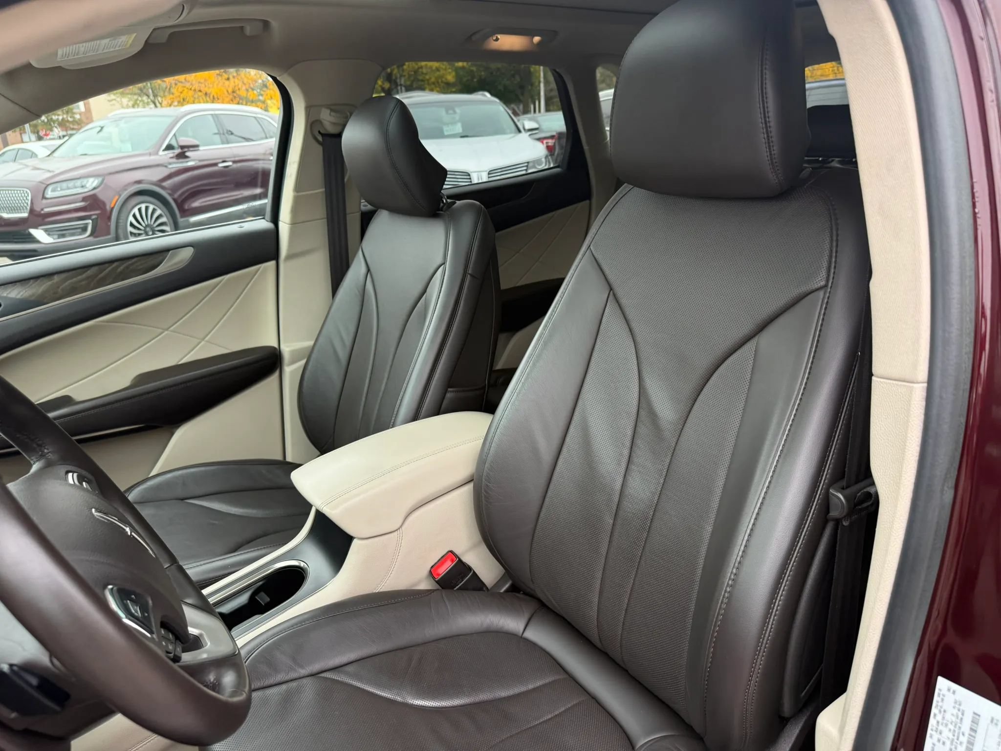 Used 2018 Lincoln MKC Reserve w/ Lincoln MKC Climate Package AWD/4WD image 16