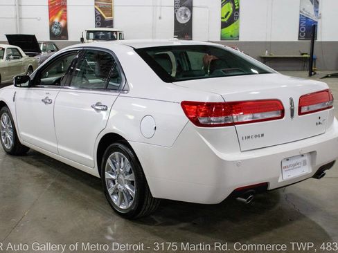 Used 2012 Lincoln MKZ FWD image 4