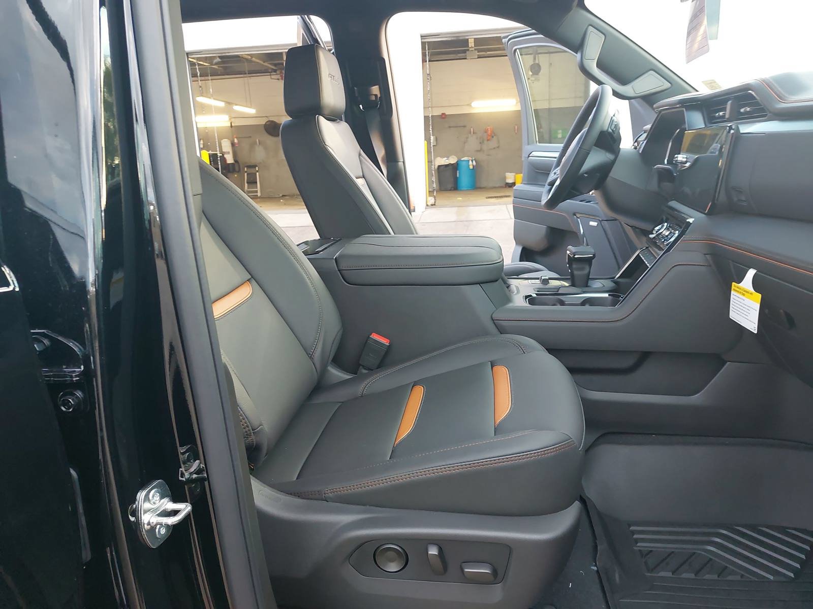 New 2026 GMC Sierra 1500 AT4 w/ AT4 Premium Package AWD/4WD image 10