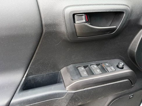 Used 2021 Toyota Tacoma TRD Sport w/ TRD Premium Sport Package image 18