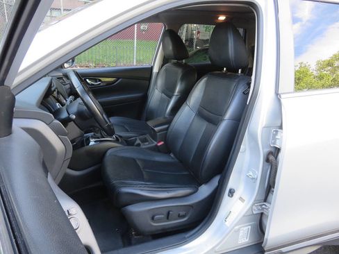 Used 2017 Nissan Rogue SL w/ SL Premium Package AWD/4WD image 9