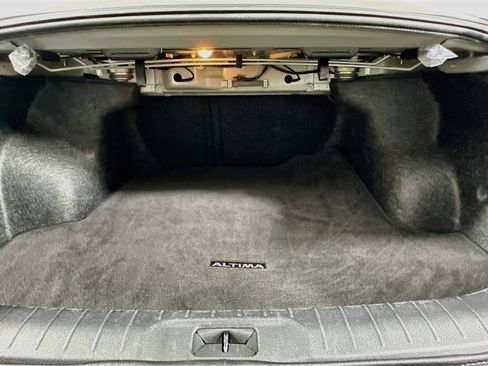 Used 2025 Nissan Altima 2.5 SV FWD image 27