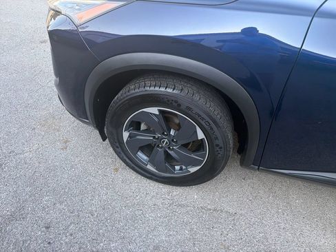 Used 2024 Nissan Rogue SV FWD image 10