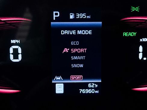 Used 2023 Kia Sportage EX AWD/4WD image 9