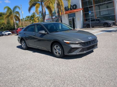 New 2026 Hyundai Elantra SE image 9