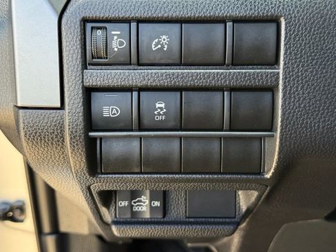 Used 2025 Toyota Tacoma TRD Off-Road AWD/4WD image 23