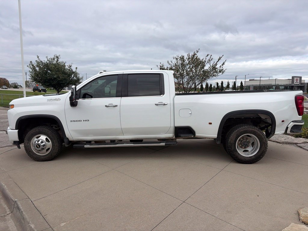 Used 2022 Chevrolet Silverado 3500 High Country w/ Safety Package II AWD/4WD image 5