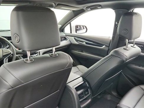 Certified 2025 Cadillac XT5 Premium Luxury w/ LPO, Floor Liner Package image 19