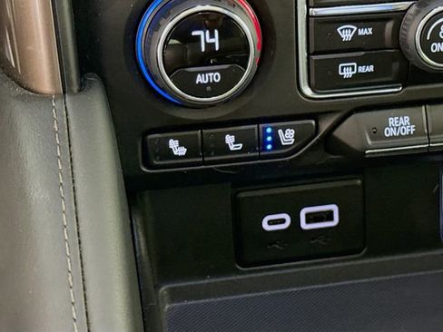 Used 2024 Chevrolet Suburban High Country image 22