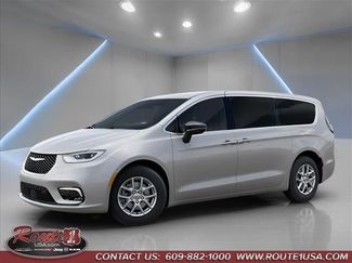 New 2026 Chrysler Pacifica Select video 2