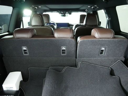 Used 2025 Nissan Armada Platinum Reserve image 13