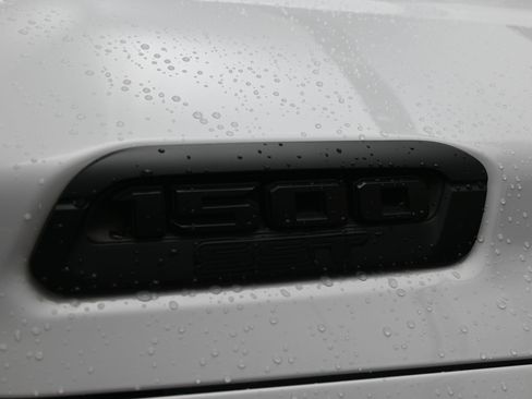 Used 2025 RAM 1500 Big Horn AWD/4WD image 9