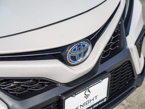 Used 2023 Toyota Camry SE image 4