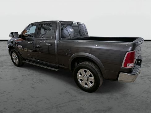 Used 2018 RAM 2500 Laramie image 2