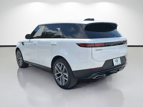 Used 2025 Land Rover Range Rover Sport SE AWD/4WD image 3