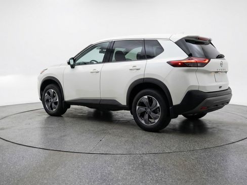 Used 2025 Nissan Rogue SV FWD image 6