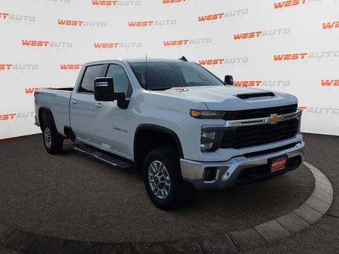 Used 2025 Chevrolet Silverado 2500 LT w/ Convenience Package AWD/4WD image 7