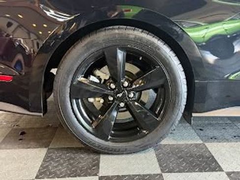 Used 2022 Ford Mustang GT Premium w/ Black Accent Package RWD image 29