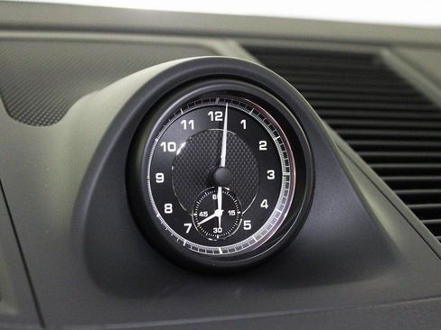 Certified 2026 Porsche Macan image 24