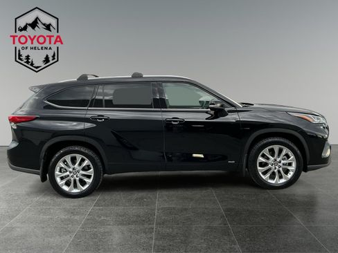 Certified 2023 Toyota Highlander Limited AWD/4WD image 6