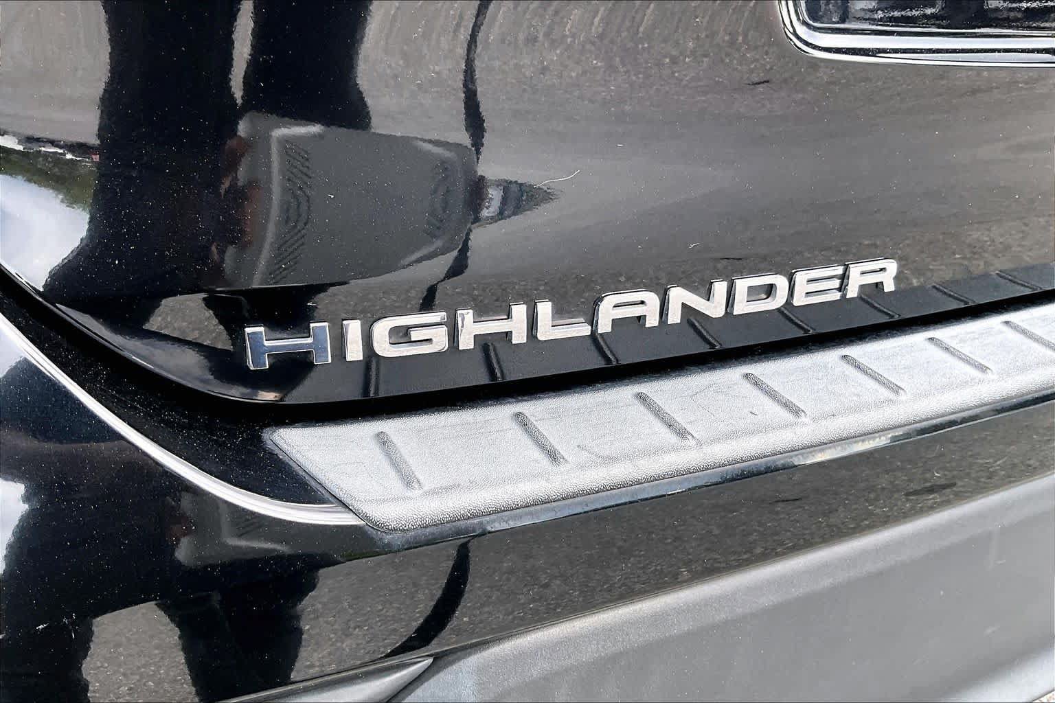Used 2024 Toyota Highlander XLE FWD image 31