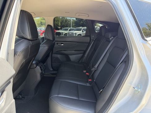 Used 2025 Nissan Murano SV FWD image 25