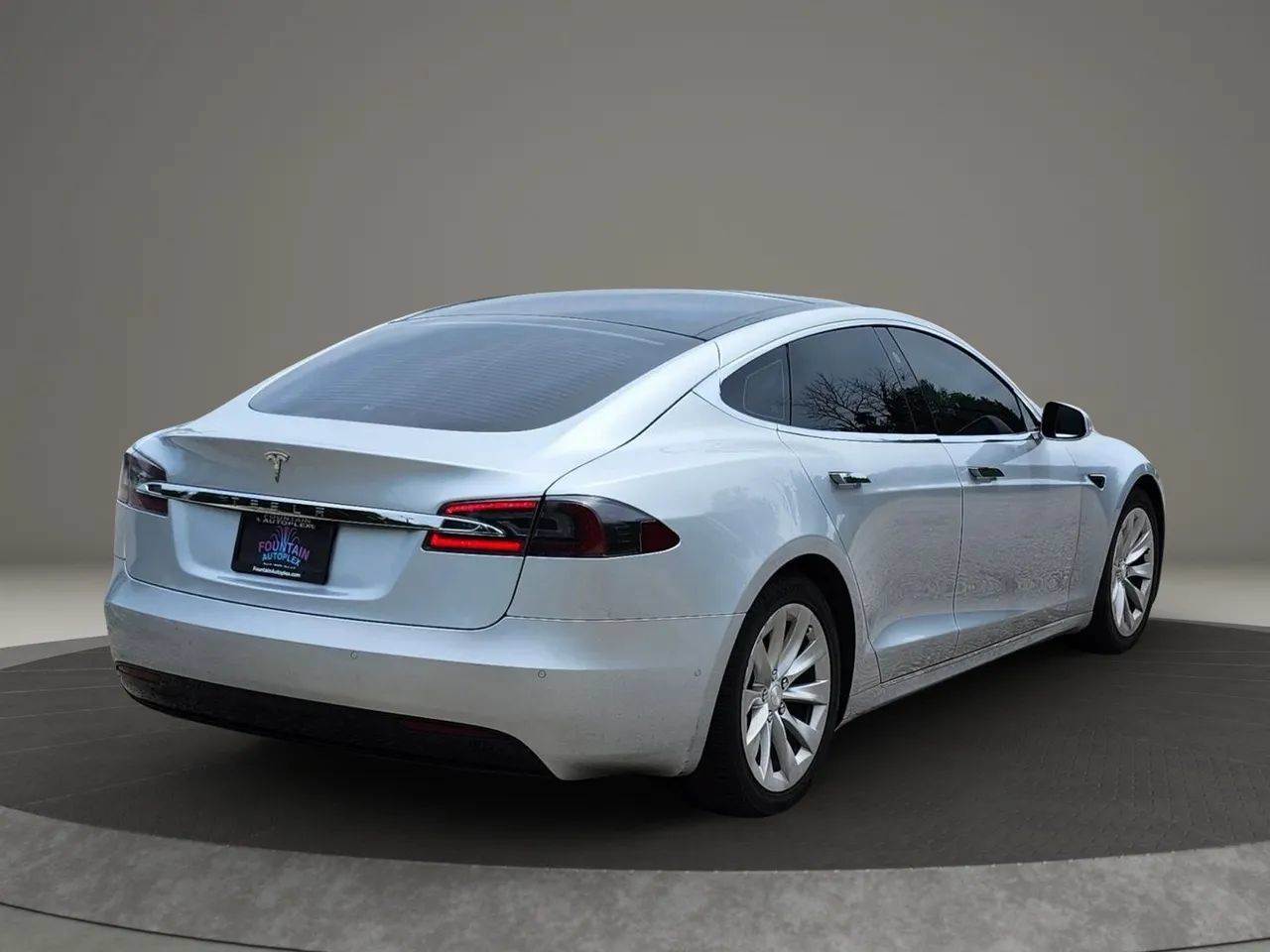 Used 2017 Tesla Model S 75D AWD/4WD image 7