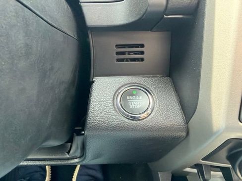 Used 2019 Ford F150 Lariat AWD/4WD image 23
