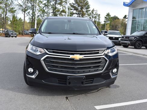Used 2021 Chevrolet Traverse LT image 4