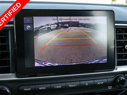 Certified 2024 Hyundai Venue SE FWD image 26
