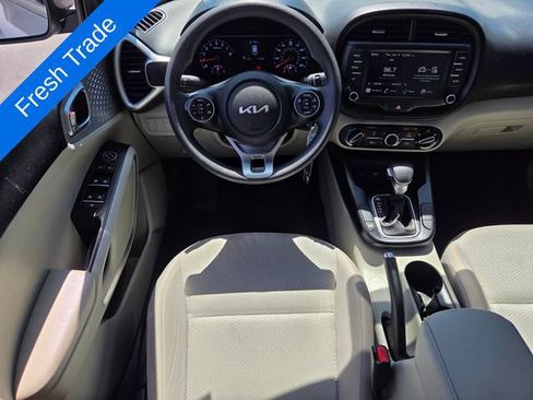 Used 2022 Kia Soul LX FWD image 12