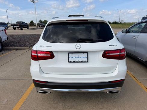 Used 2019 Mercedes-Benz GLC 300 4MATIC image 3